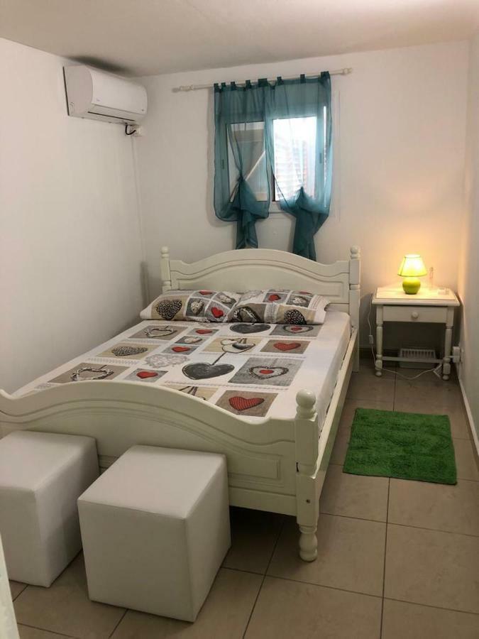La Tourterelle De Neron Apartment Le Moule Exterior photo